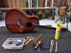 hinh anh sua guitar