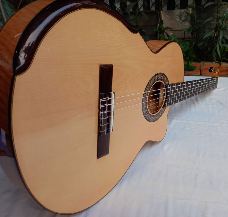 Mua Guitar Classic Tại Trà Vinh guitar classic 650 cong cuom