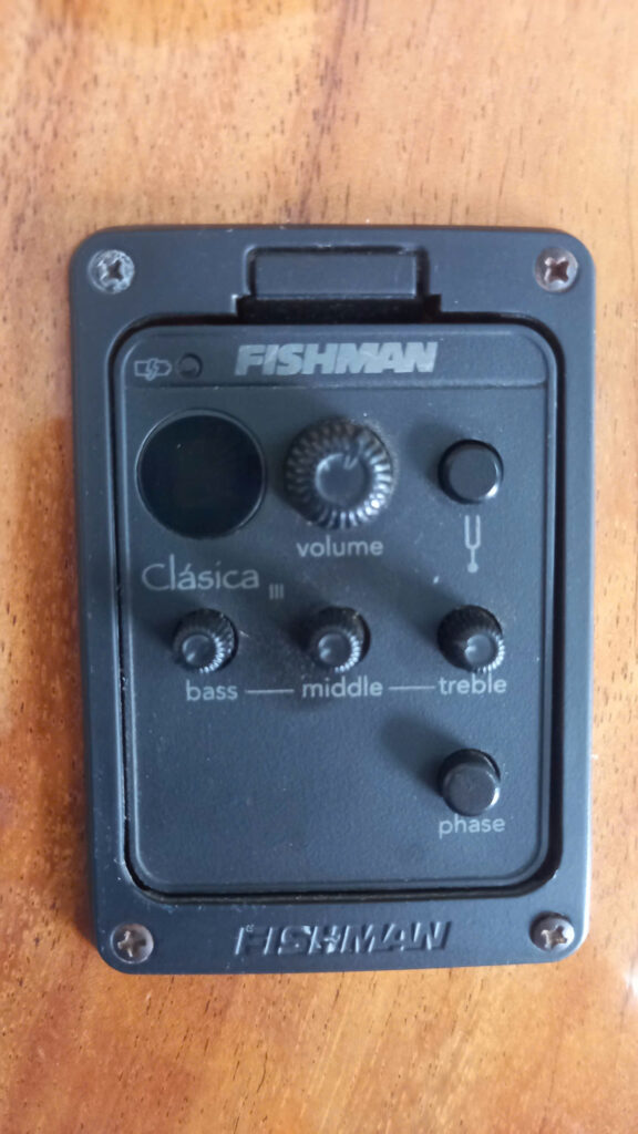LẮP EQ CHO ĐÀN GUITAR TẠI TRÀ VINH Eq fishman Clasica